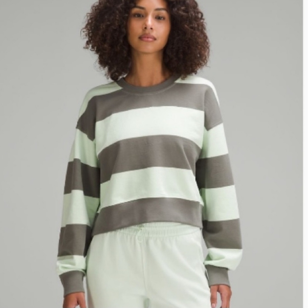 Lululemon perfectly cropped crew sweatshirt